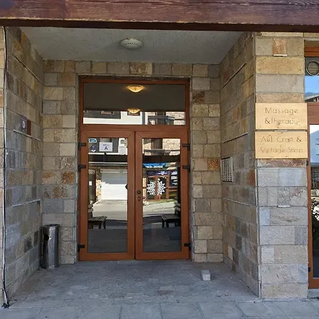 Apartman Casual Near Gondola & Center - Neon